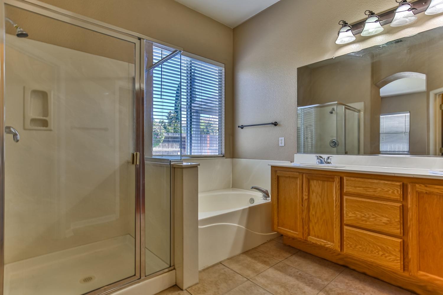 Detail Gallery Image 58 of 75 For 2463 Briarcliff Dr, Stockton,  CA 95206 - 3 Beds | 2 Baths