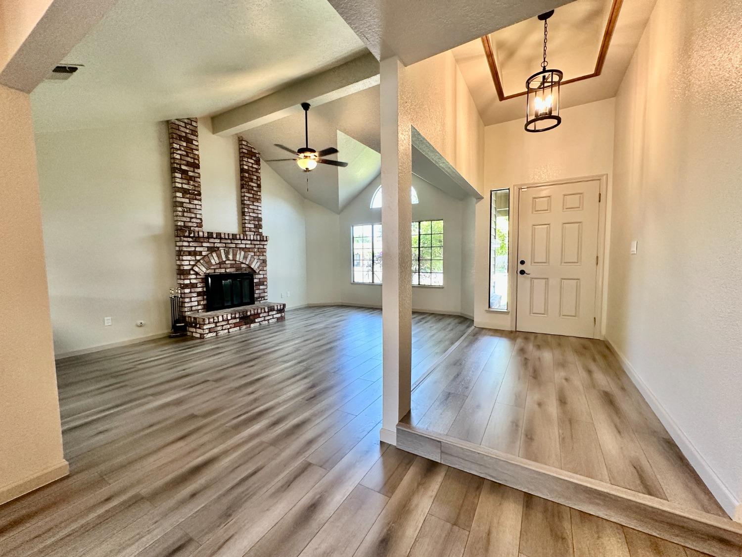 Detail Gallery Image 5 of 26 For 2724 Merle Ave, Modesto,  CA 95355 - 3 Beds | 2 Baths