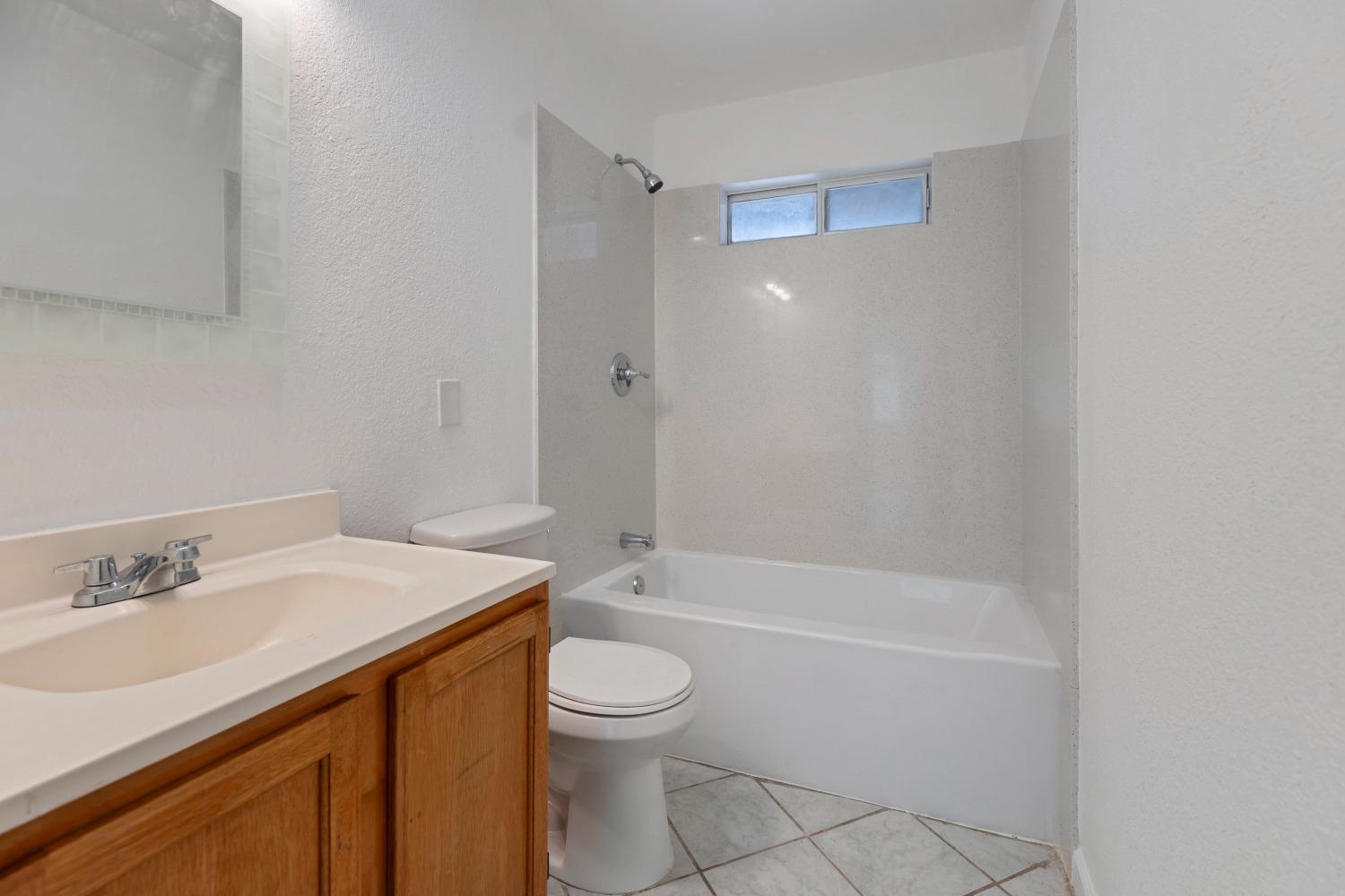 Detail Gallery Image 16 of 36 For 16443 Bizzibe St, Lathrop,  CA 95330 - 3 Beds | 2 Baths