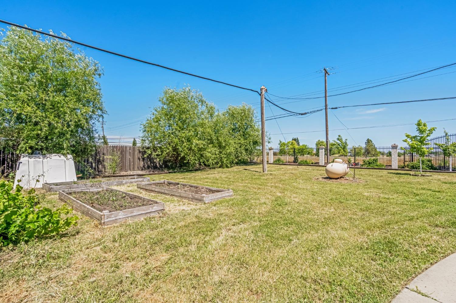 Detail Gallery Image 37 of 65 For 5939 W 6th St, Rio Linda,  CA 95673 - 7 Beds | 5 Baths