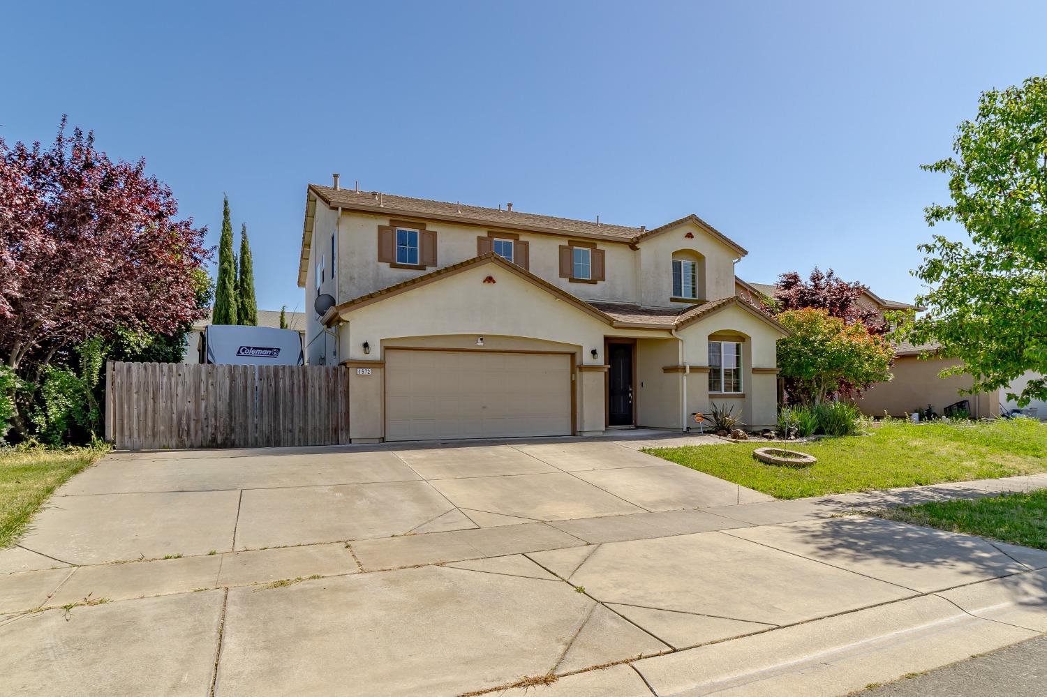 Detail Gallery Image 1 of 33 For 1672 Chateau Drive, Olivehurst,  CA 95961 - 3 Beds | 2/1 Baths