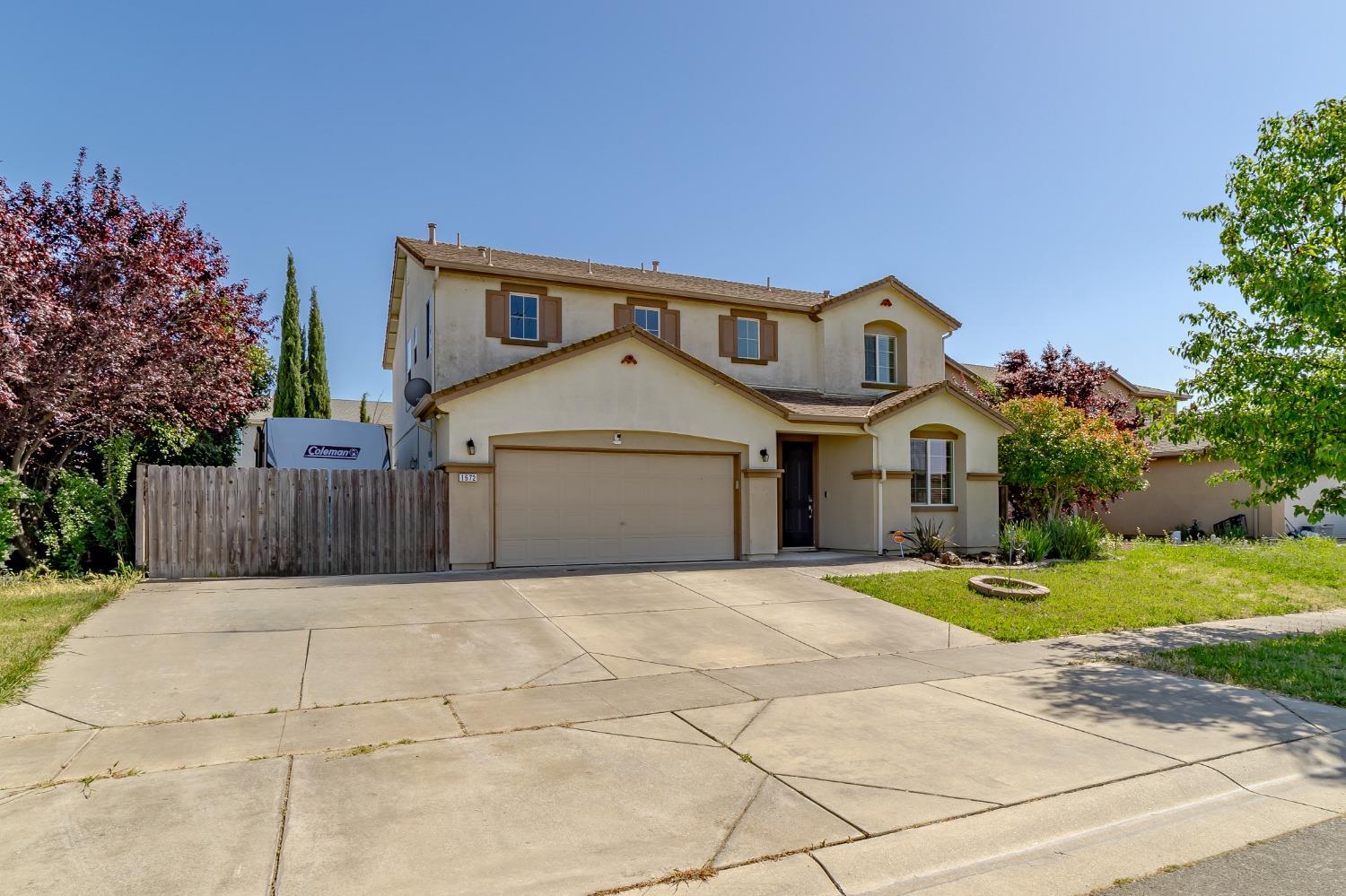 Detail Gallery Image 1 of 1 For 1672 Chateau Drive, Olivehurst,  CA 95961 - 3 Beds | 2/1 Baths