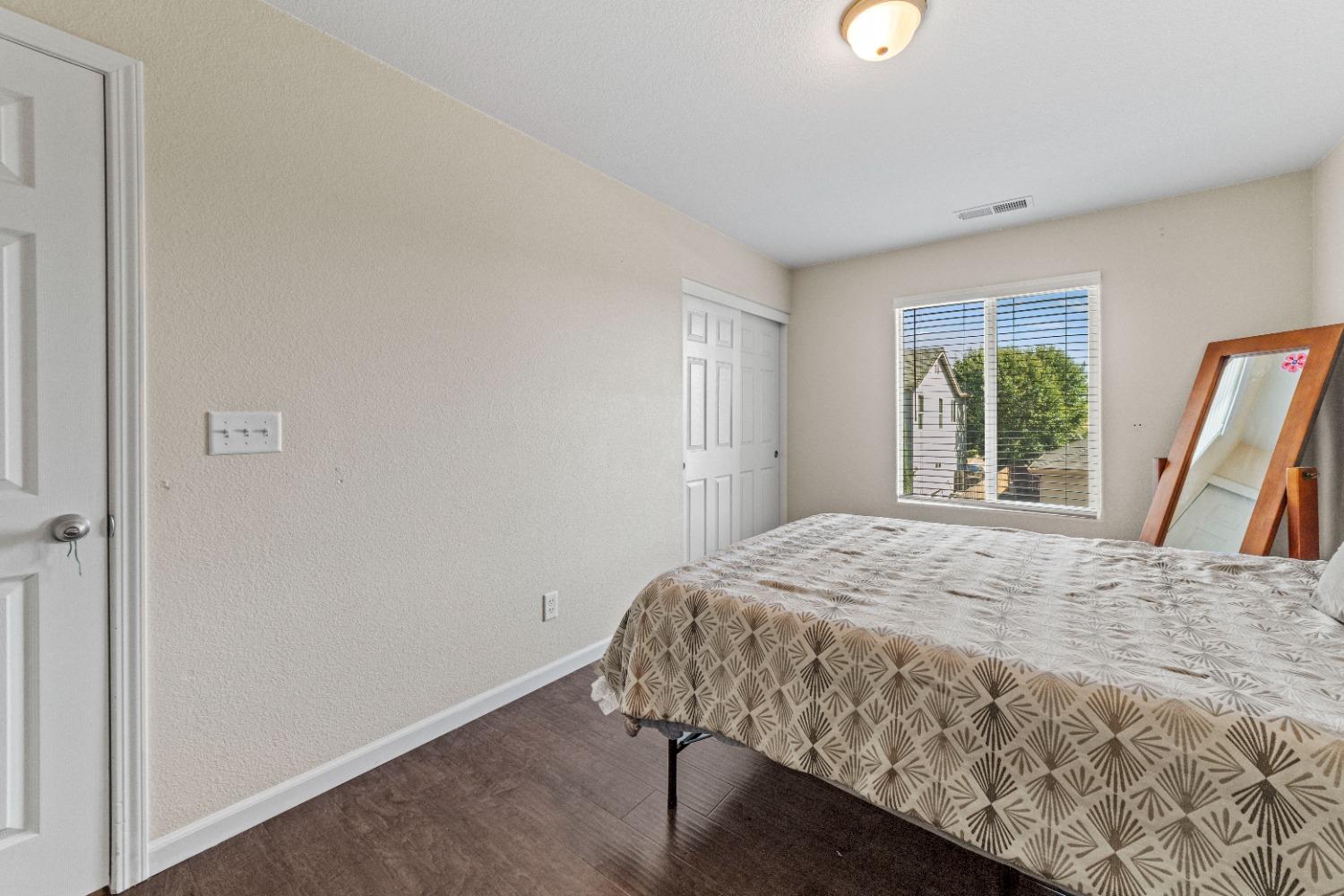 Detail Gallery Image 28 of 33 For 1672 Chateau Drive, Olivehurst,  CA 95961 - 3 Beds | 2/1 Baths