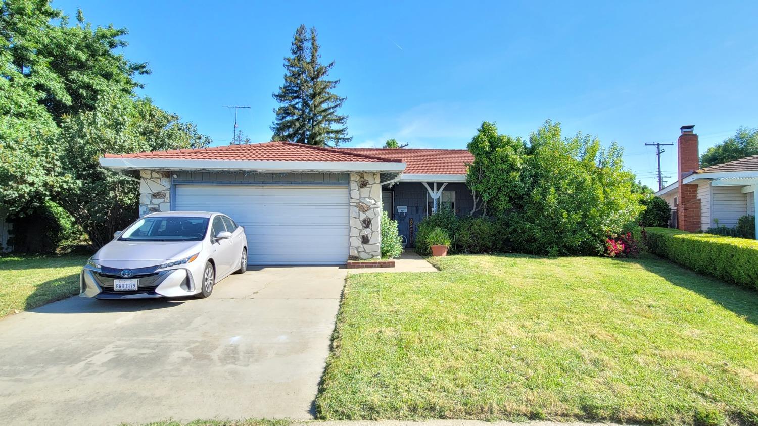 Detail Gallery Image 1 of 1 For 10133 La Gloria Way, Rancho Cordova,  CA 95670 - 4 Beds | 2 Baths