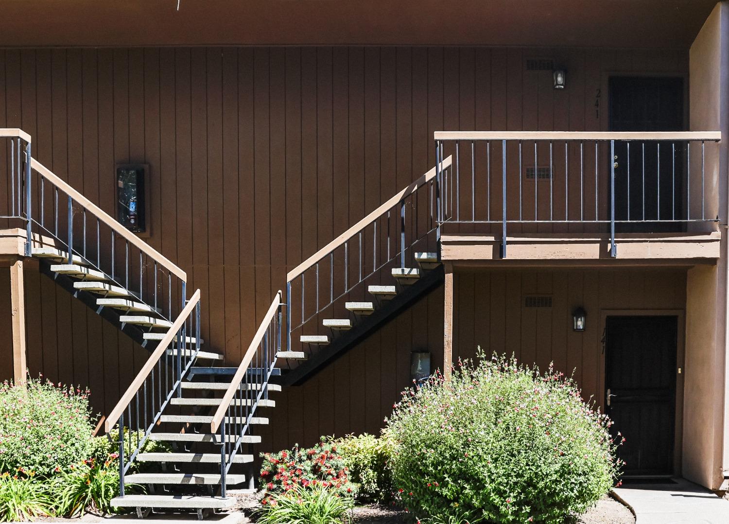 Detail Gallery Image 2 of 22 For 2900 Andre Ln #241,  Turlock,  CA 95382 - 2 Beds | 2 Baths