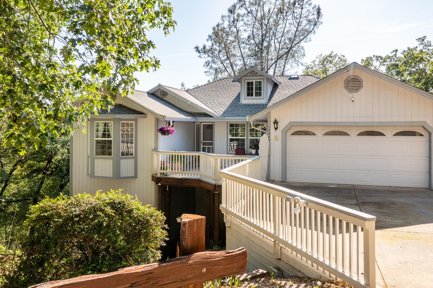 Detail Gallery Image 1 of 18 For 17082 Alexandra Way, Grass Valley,  CA 95949 - 3 Beds | 2 Baths