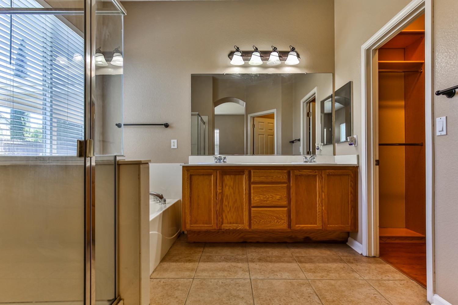 Detail Gallery Image 53 of 75 For 2463 Briarcliff Dr, Stockton,  CA 95206 - 3 Beds | 2 Baths