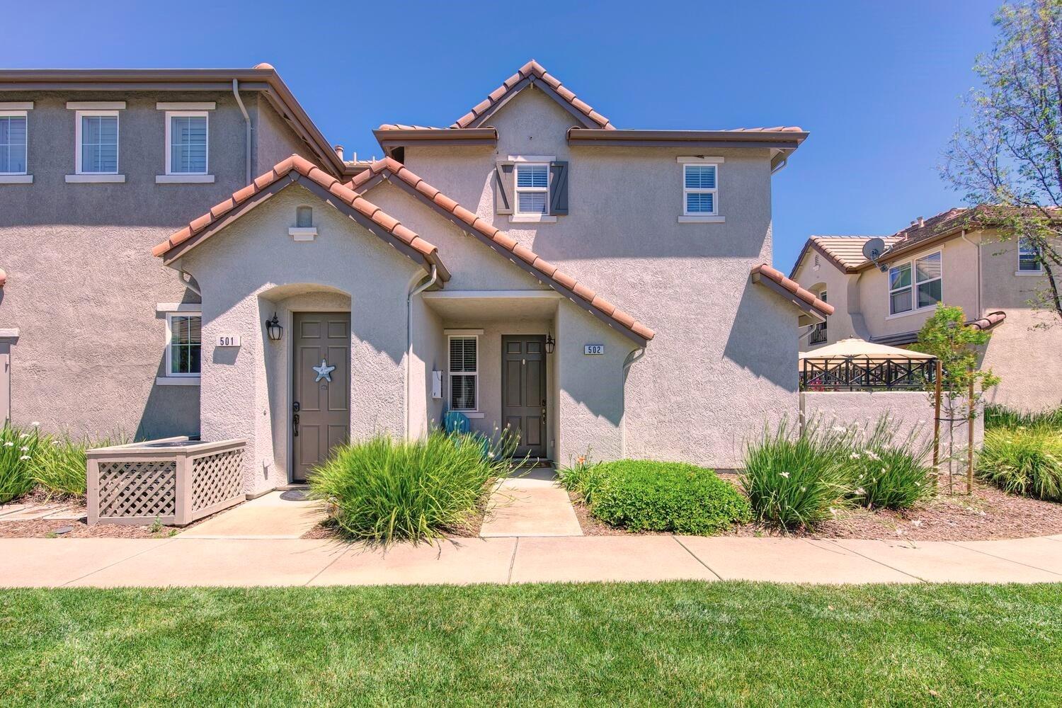 Detail Gallery Image 8 of 59 For 502 Monet Ln, Folsom,  CA 95630 - 3 Beds | 3 Baths