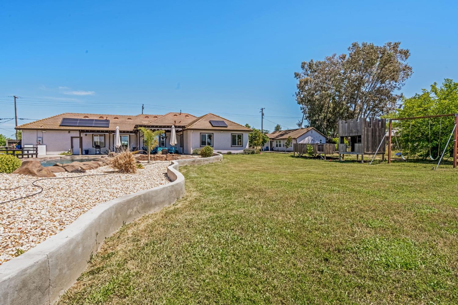 Detail Gallery Image 33 of 65 For 5939 W 6th St, Rio Linda,  CA 95673 - 7 Beds | 5 Baths