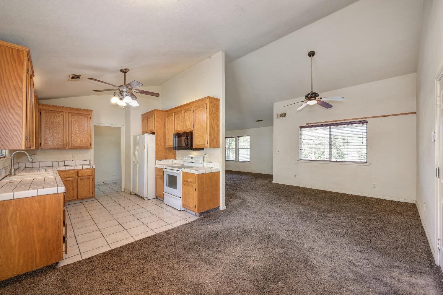 Detail Gallery Image 9 of 40 For 3076 Heinemann Dr, Valley Springs,  CA 95252 - 3 Beds | 2 Baths