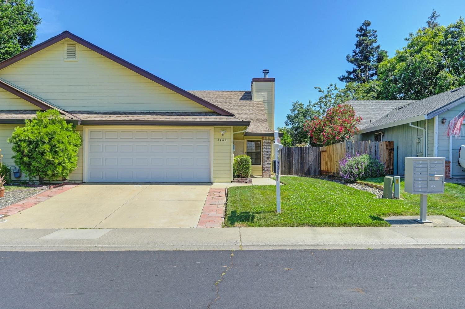 Detail Gallery Image 2 of 35 For 5403 Sitka Ct, Elk Grove,  CA 95758 - 2 Beds | 2 Baths