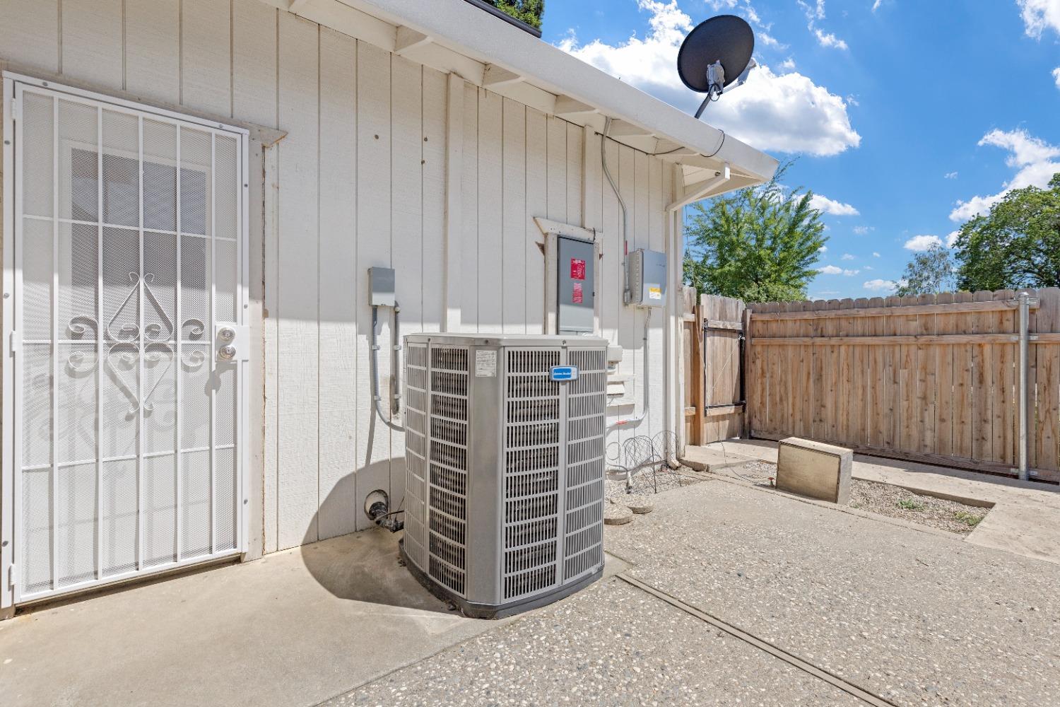 Detail Gallery Image 29 of 37 For 1660 Stabler Ln, Yuba City,  CA 95993 - 3 Beds | 2 Baths