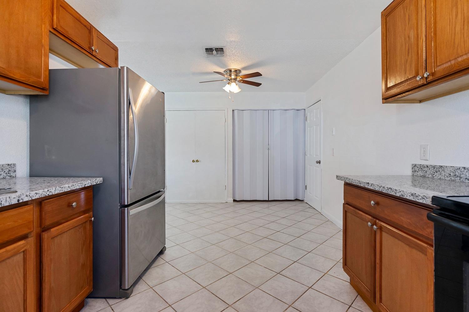 Detail Gallery Image 11 of 36 For 16443 Bizzibe St, Lathrop,  CA 95330 - 3 Beds | 2 Baths