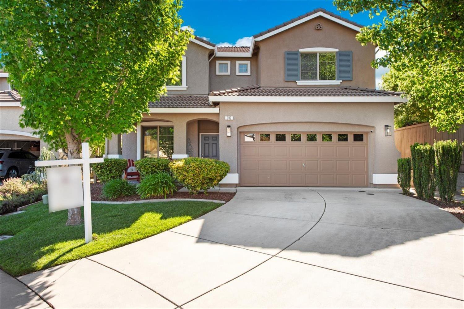 Detail Gallery Image 2 of 58 For 332 Alsace Ct, Roseville,  CA 95747 - 5 Beds | 3/1 Baths