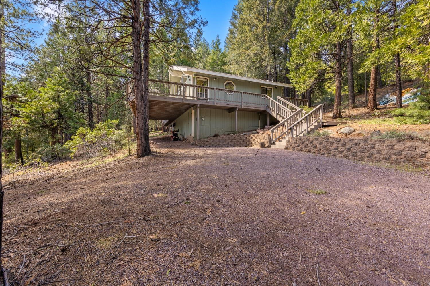 Detail Gallery Image 1 of 23 For 6885 Almanor Lake Estates Dr, Lake Almanor,  CA 96137 - 3 Beds | 2 Baths