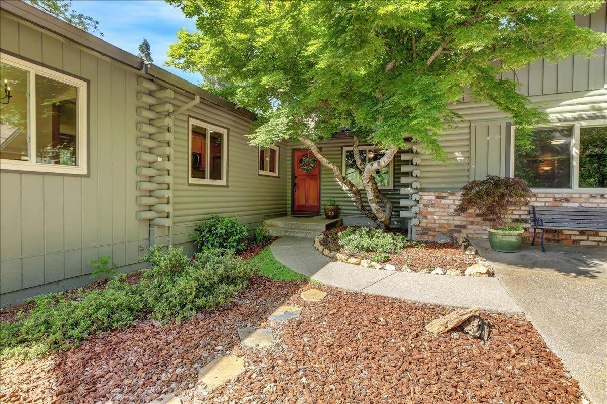 Detail Gallery Image 3 of 99 For 11494 Bitney Springs Rd, Nevada City,  CA 95959 - 3 Beds | 2 Baths