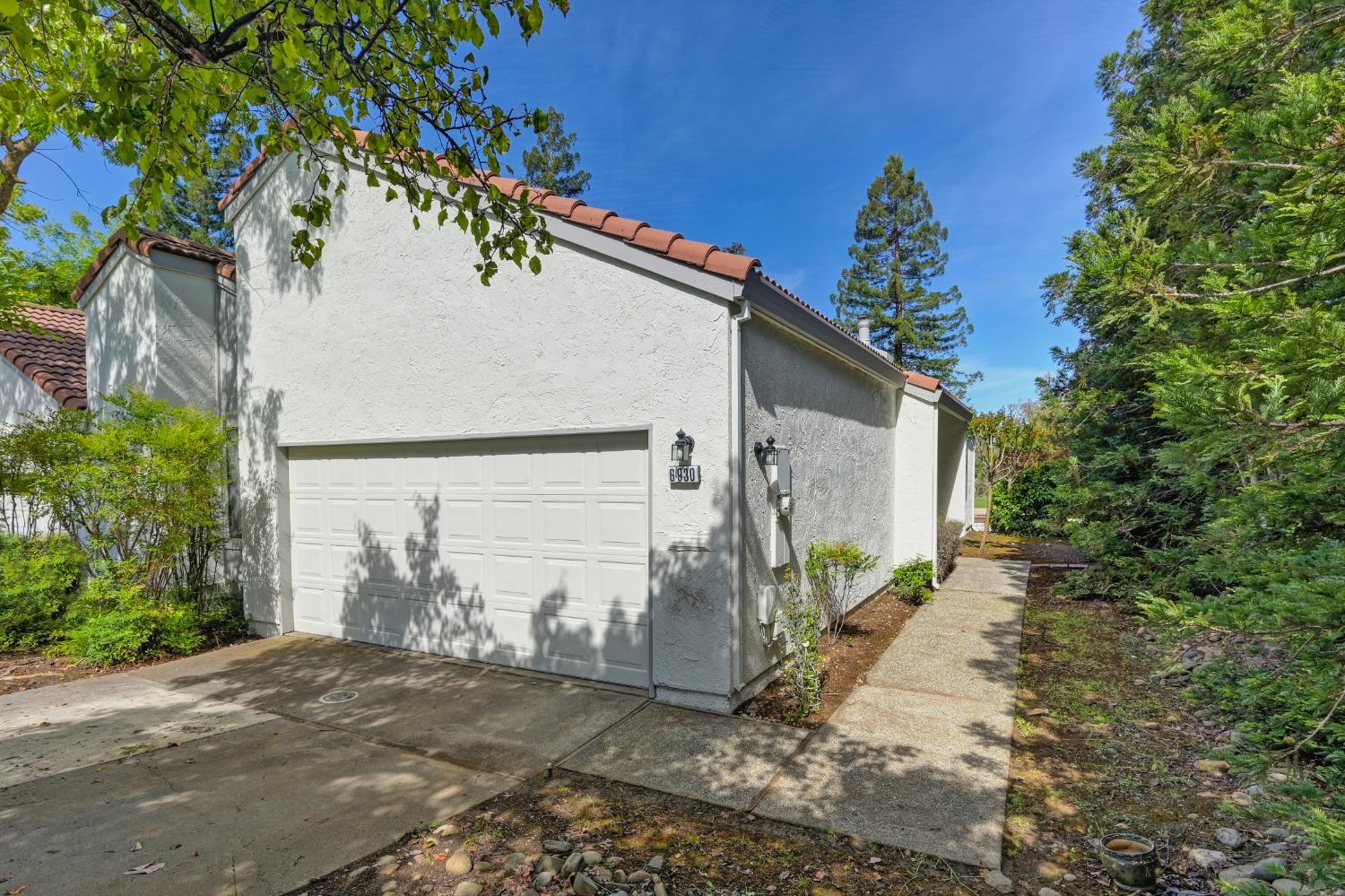 Detail Gallery Image 2 of 27 For 6930 Domingo Ct, Rancho Murieta,  CA 95683 - 2 Beds | 2 Baths