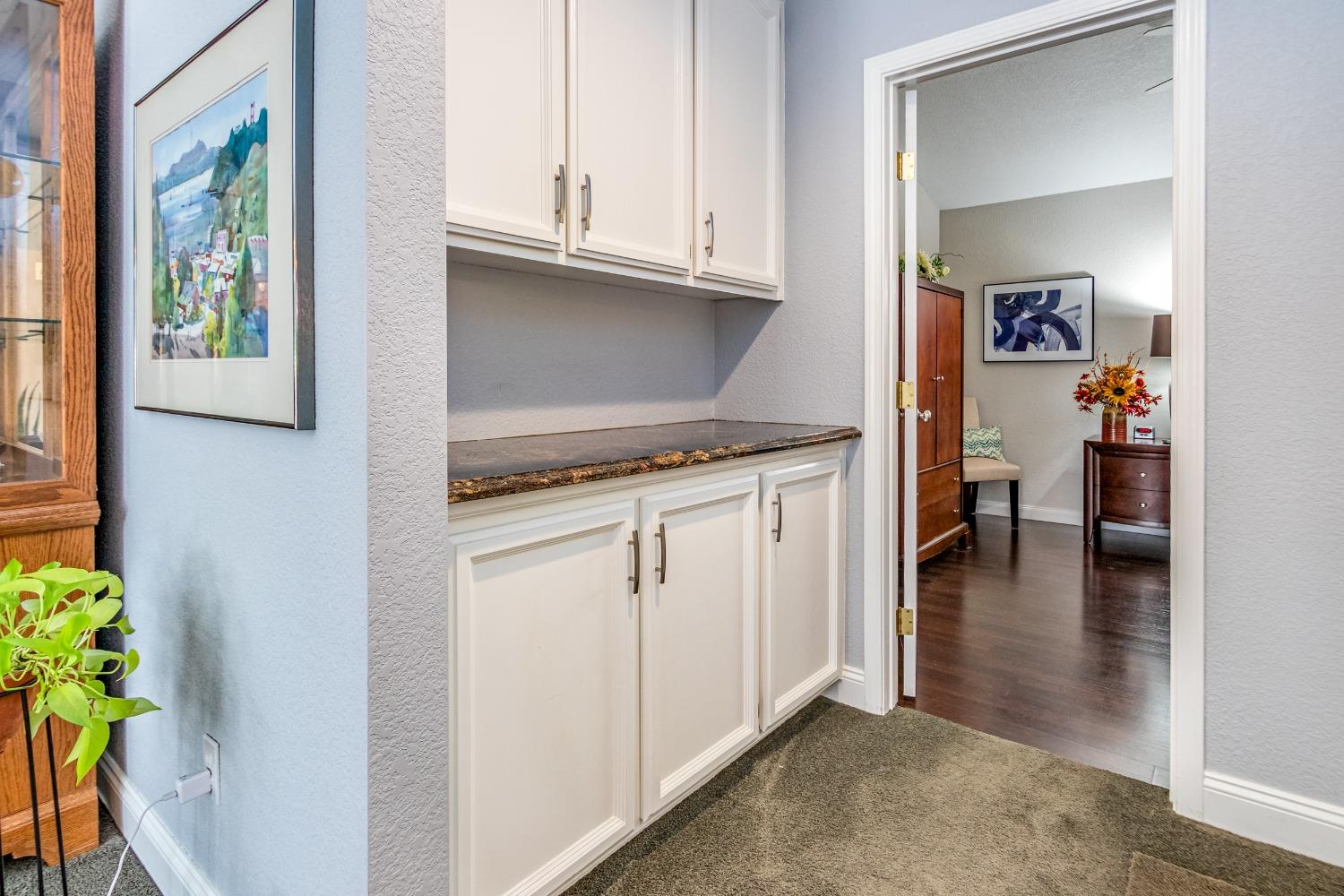 Detail Gallery Image 16 of 21 For 6705 Palmtree, Fair Oaks,  CA 95628 - 3 Beds | 2 Baths