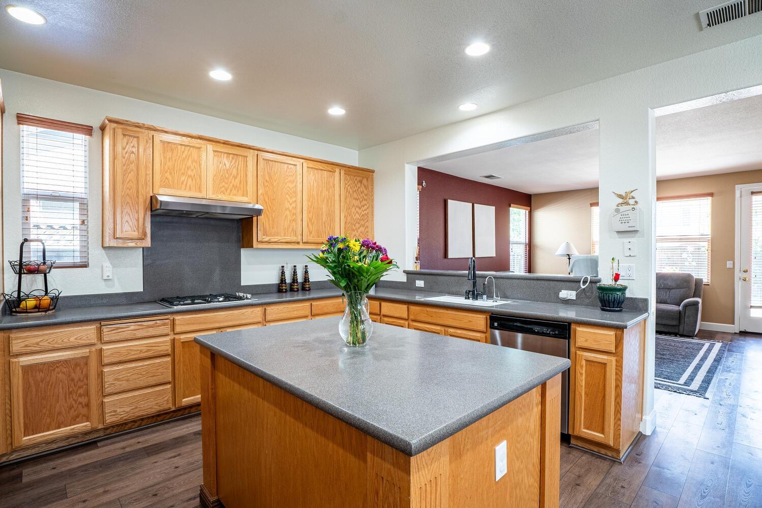 Detail Gallery Image 22 of 58 For 820 Ben Ingram Ln, Tracy,  CA 95377 - 4 Beds | 2/1 Baths