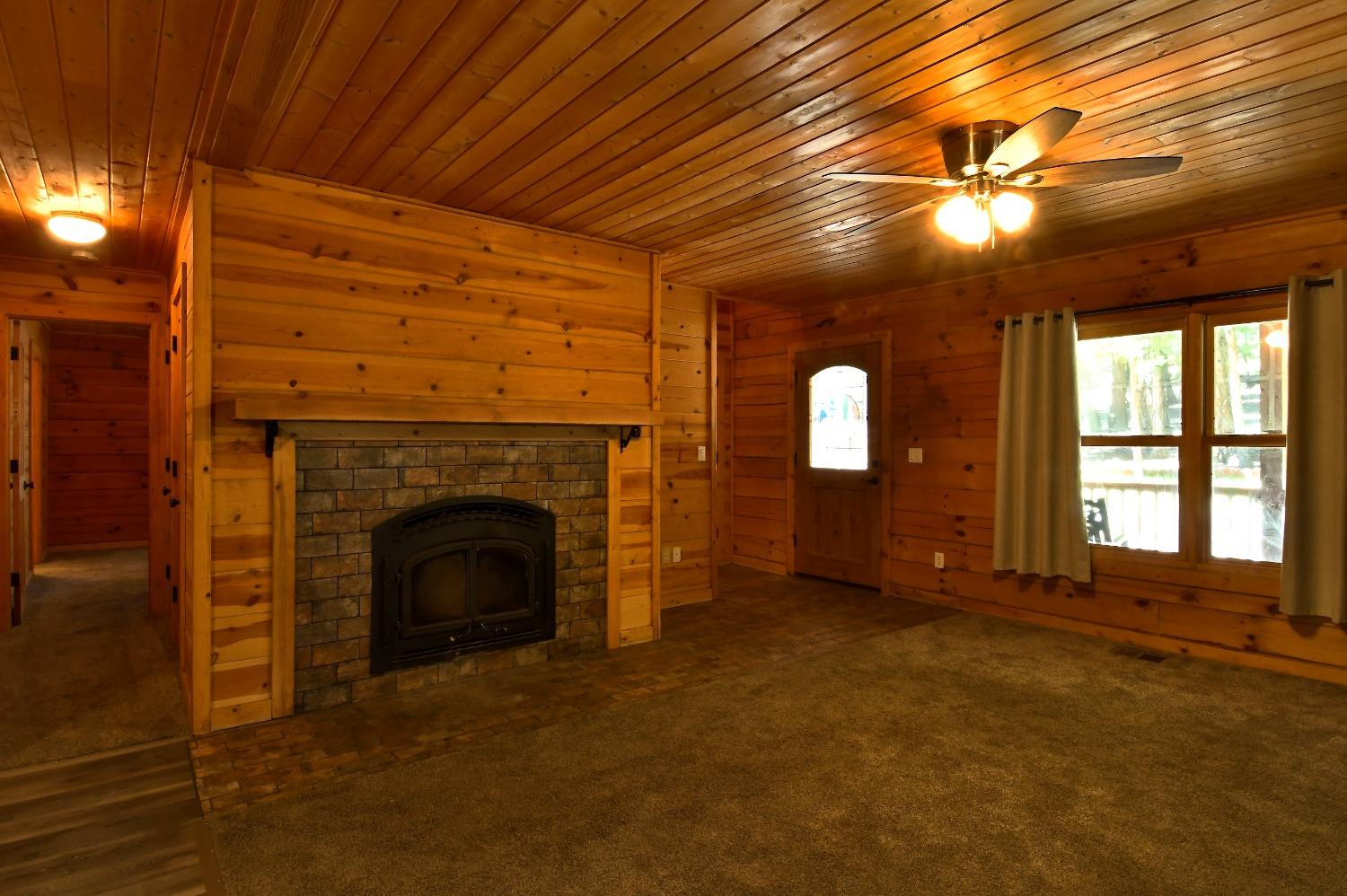 Detail Gallery Image 5 of 41 For 533 Sugarpine Ln, Clio,  CA 96106 - 3 Beds | 2 Baths