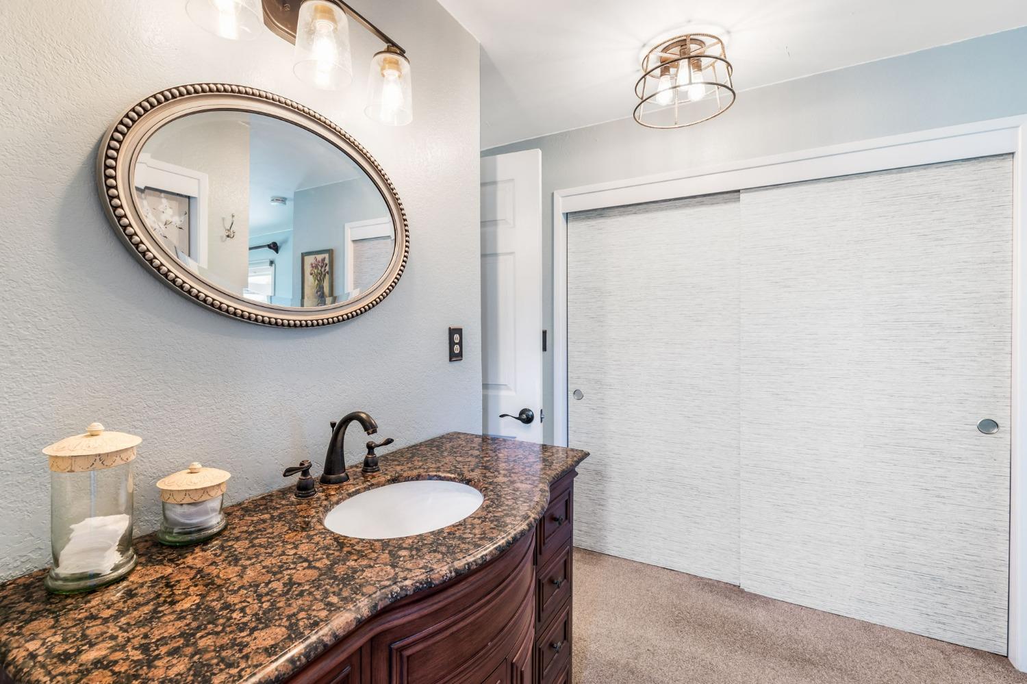 Detail Gallery Image 34 of 49 For 421 W Southwood Dr, Woodland,  CA 95695 - 4 Beds | 2/1 Baths