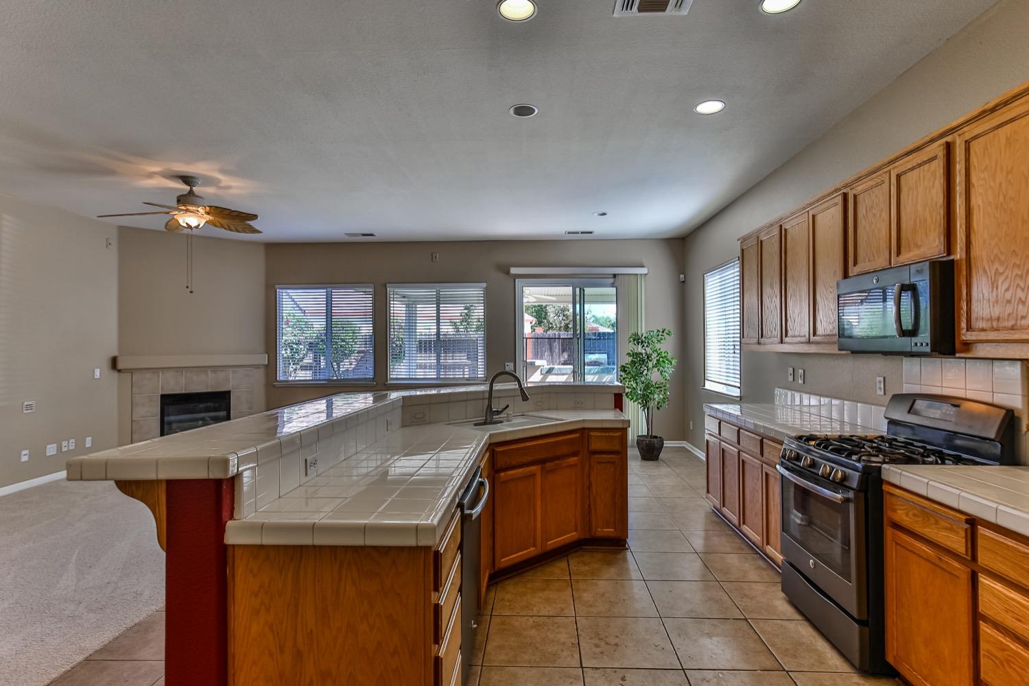 Detail Gallery Image 33 of 75 For 2463 Briarcliff Dr, Stockton,  CA 95206 - 3 Beds | 2 Baths