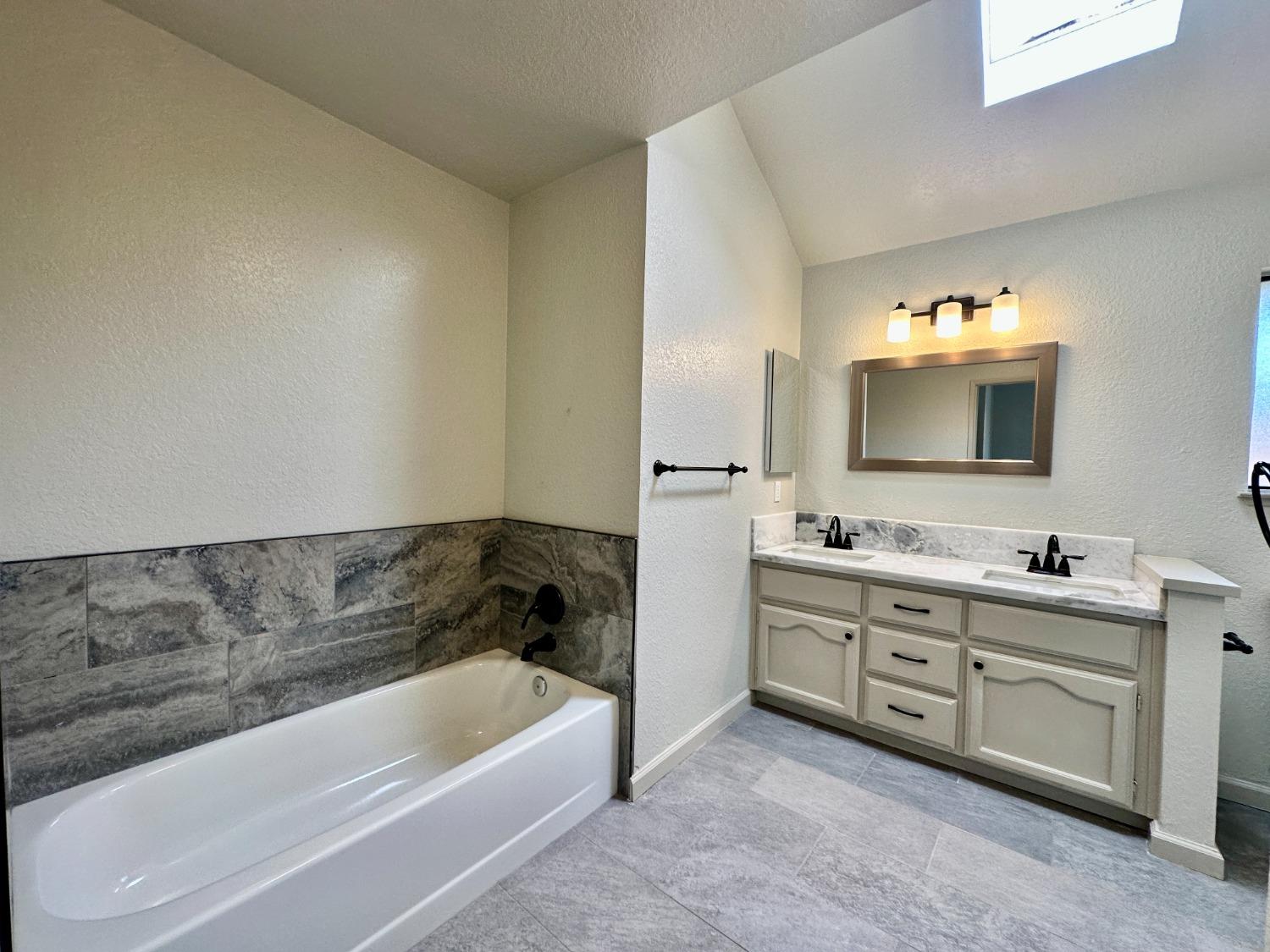 Detail Gallery Image 20 of 26 For 2724 Merle Ave, Modesto,  CA 95355 - 3 Beds | 2 Baths