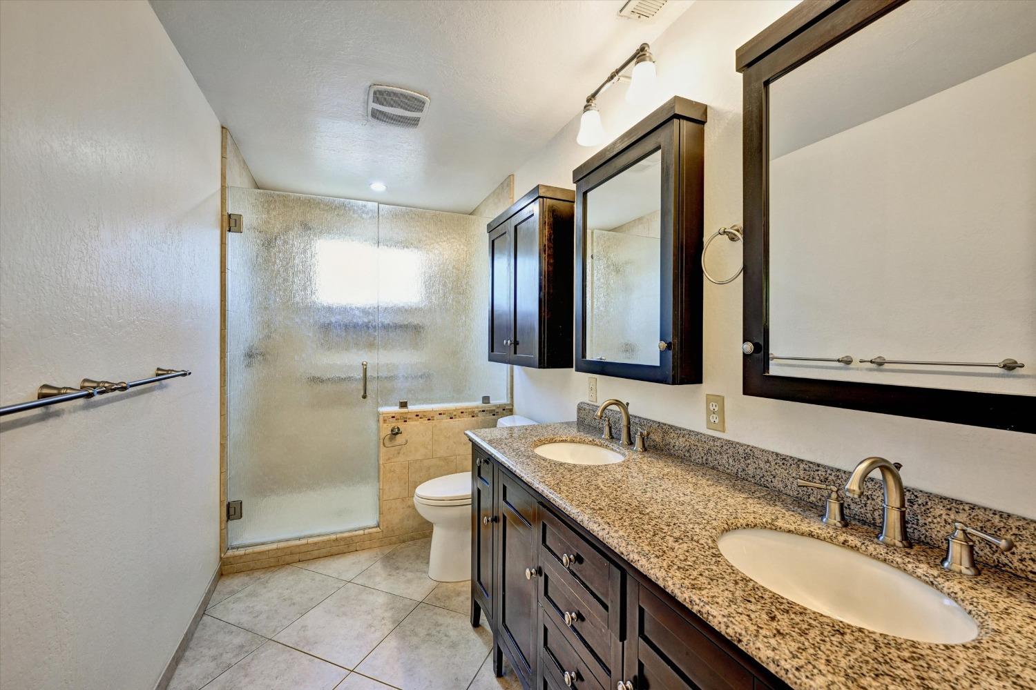Detail Gallery Image 18 of 27 For 8633 Glenroy Way, Sacramento,  CA 95826 - 4 Beds | 2 Baths