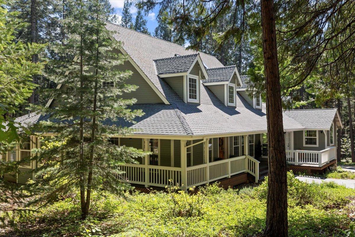 Detail Gallery Image 2 of 52 For 13900 Red Dog Rd, Nevada City,  CA 95959 - 3 Beds | 2/1 Baths