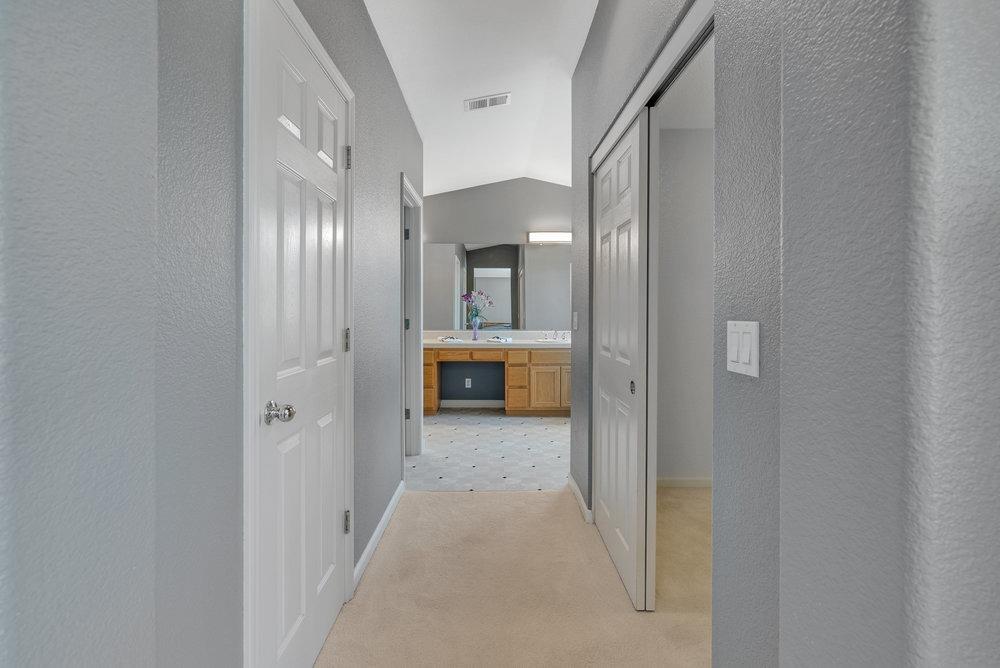 Detail Gallery Image 30 of 44 For 921 Hillock Ct, Hollister,  CA 95023 - 4 Beds | 2/1 Baths