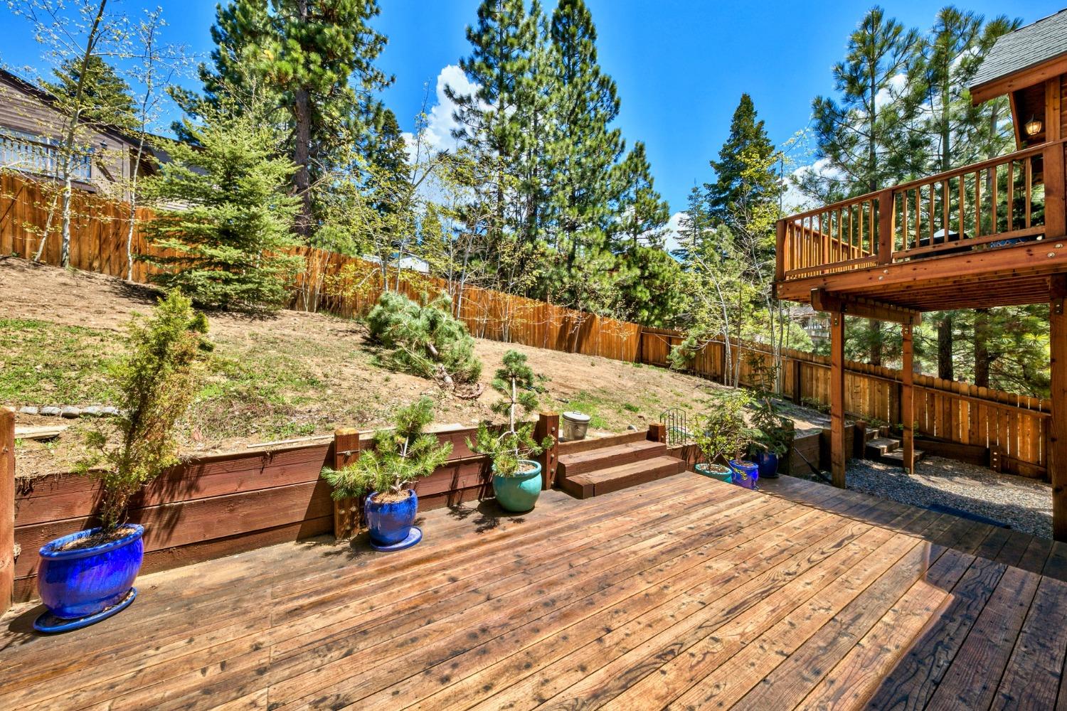 Detail Gallery Image 5 of 38 For 2346 Wagon Train Trl, South Lake Tahoe,  CA 96150 - 4 Beds | 3 Baths