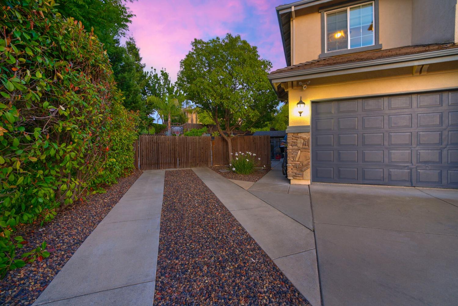 Detail Gallery Image 11 of 88 For 114 Kiwi Ct, Lincoln,  CA 95648 - 5 Beds | 3/1 Baths