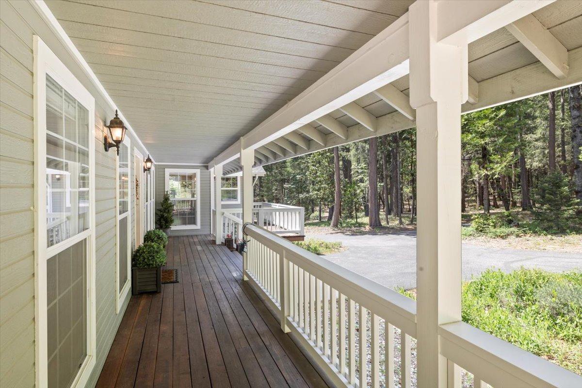 Detail Gallery Image 6 of 52 For 13900 Red Dog Rd, Nevada City,  CA 95959 - 3 Beds | 2/1 Baths