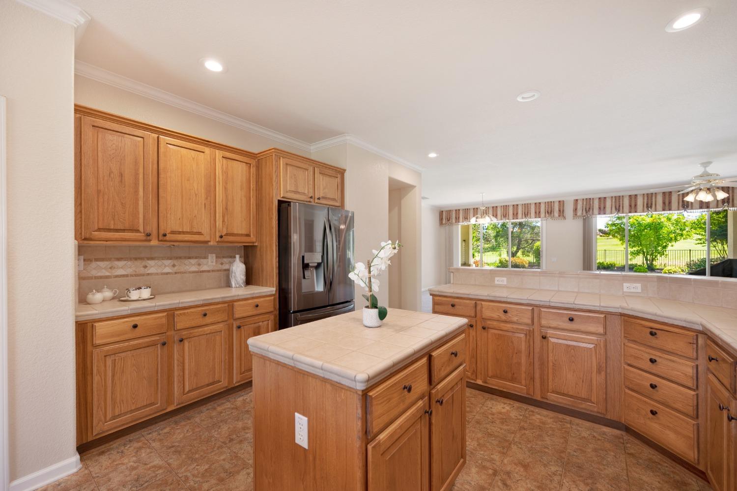 Detail Gallery Image 14 of 40 For 850 Yosemite Ct, Lincoln,  CA 95648 - 2 Beds | 2 Baths