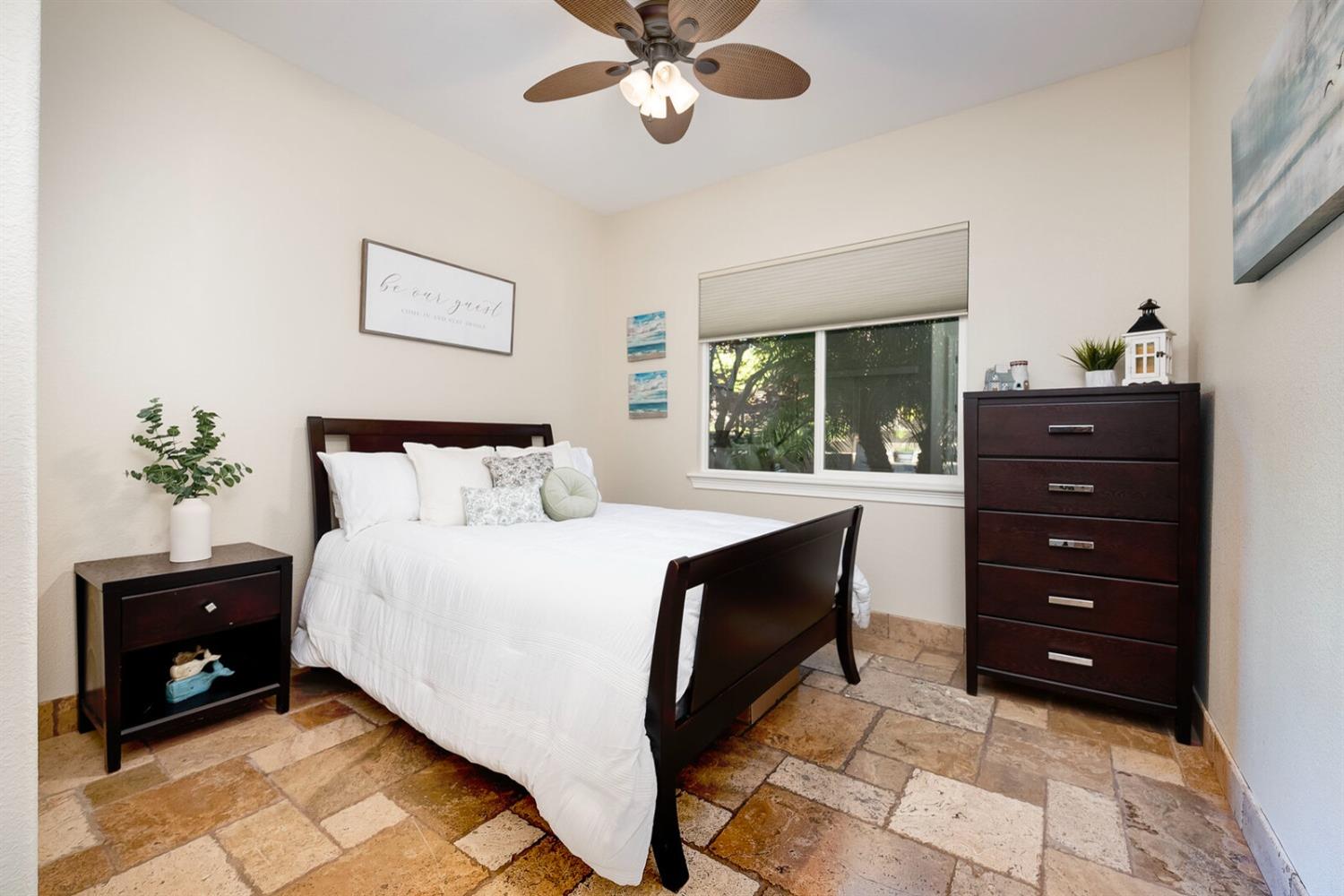Detail Gallery Image 32 of 88 For 114 Kiwi Ct, Lincoln,  CA 95648 - 5 Beds | 3/1 Baths