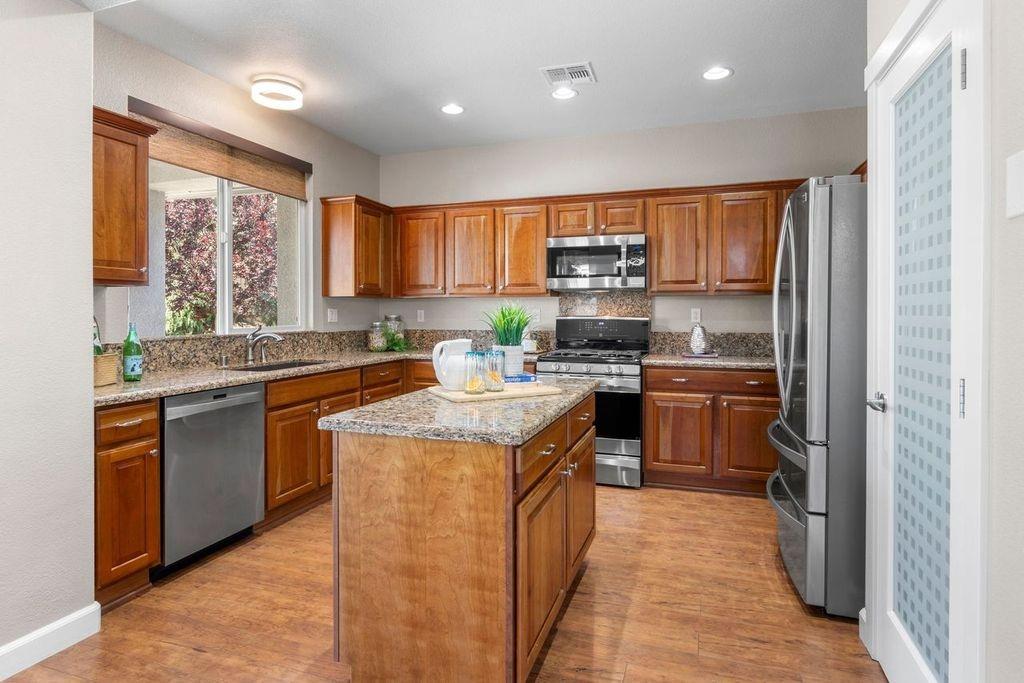 Detail Gallery Image 15 of 47 For 2804 Blue Heron Loop, Lincoln,  CA 95648 - 2 Beds | 2 Baths