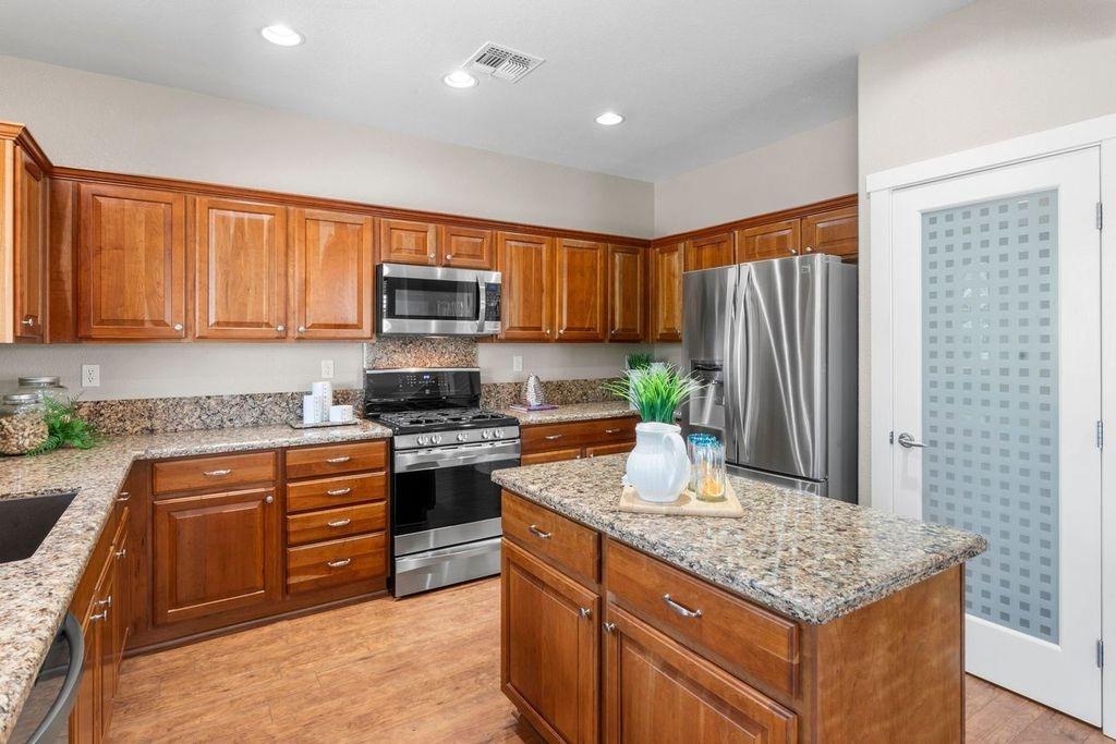 Detail Gallery Image 19 of 47 For 2804 Blue Heron Loop, Lincoln,  CA 95648 - 2 Beds | 2 Baths