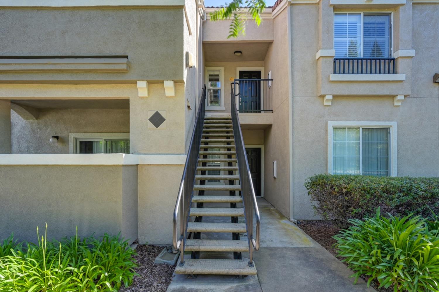 Detail Gallery Image 2 of 39 For 885 Halidon Way #622,  Folsom,  CA 95630 - 2 Beds | 2 Baths
