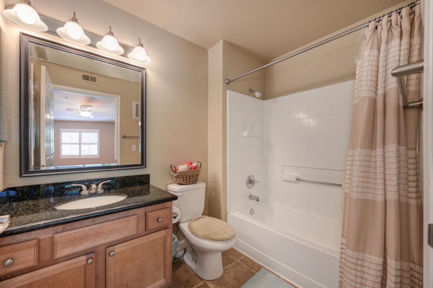 Detail Gallery Image 23 of 39 For 885 Halidon Way #622,  Folsom,  CA 95630 - 2 Beds | 2 Baths