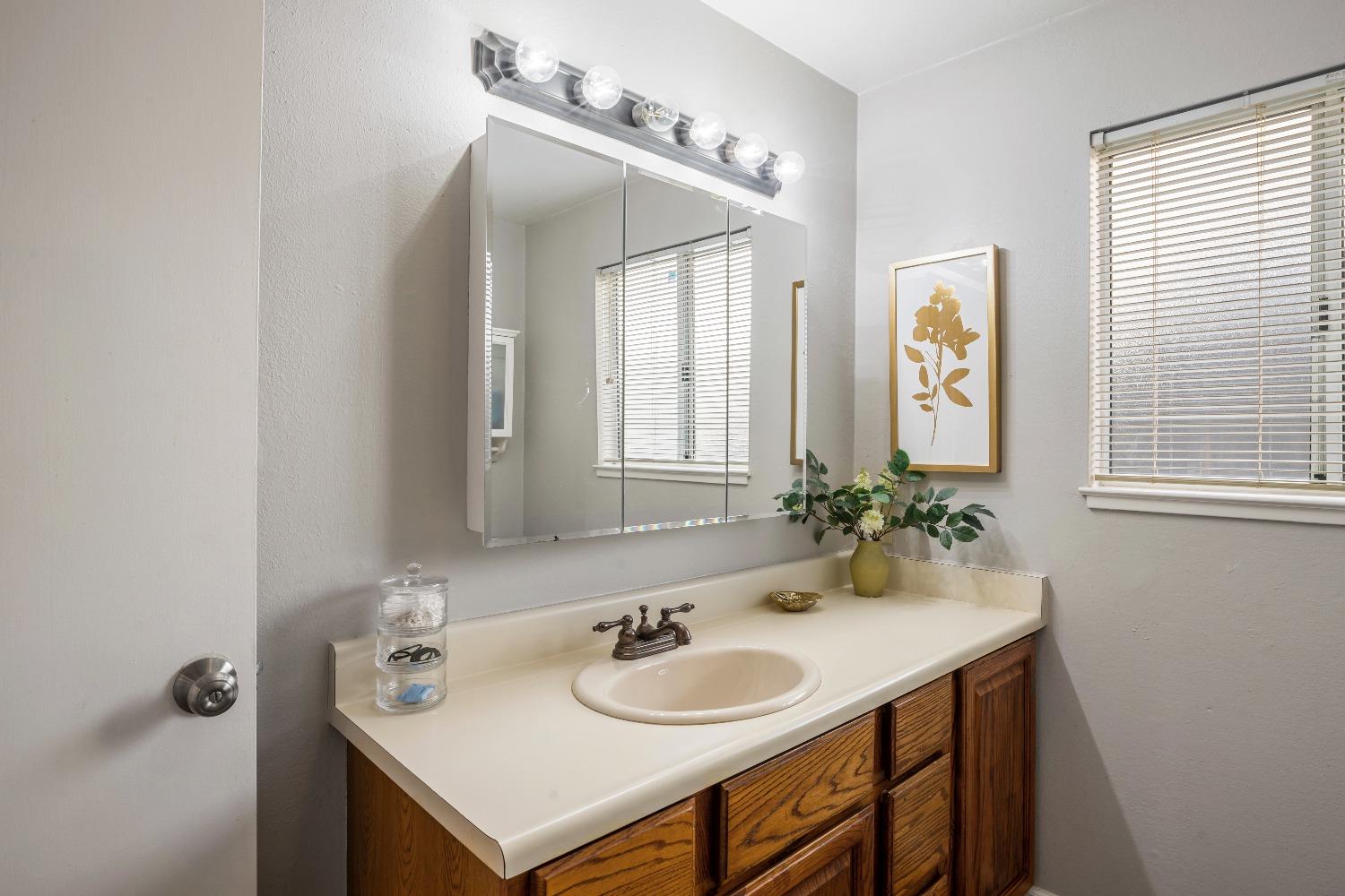 Detail Gallery Image 46 of 70 For 1305 Hillview Dr, Modesto,  CA 95351 - 3 Beds | 2/1 Baths