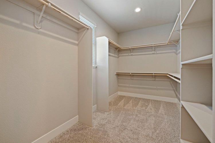 Detail Gallery Image 32 of 37 For 2438 Tribeca Ave, Manteca,  CA 95337 - 5 Beds | 3/1 Baths