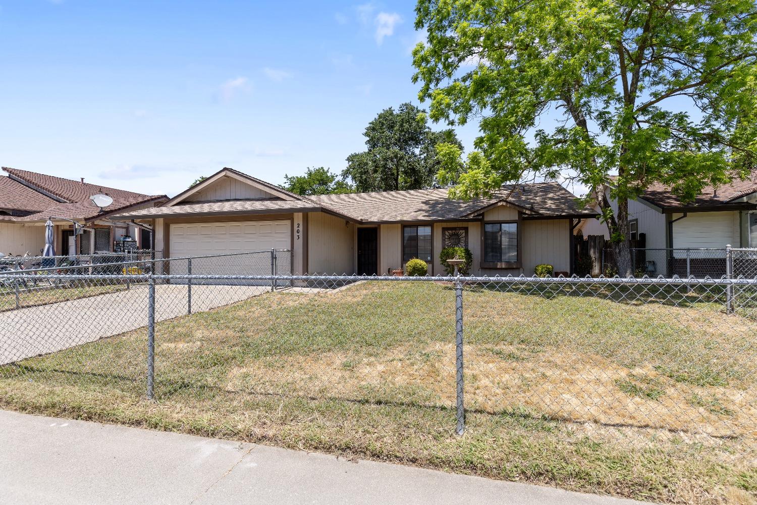 Detail Gallery Image 2 of 35 For 203 Withington Ave Ave, Rio Linda,  CA 95673 - 3 Beds | 2 Baths