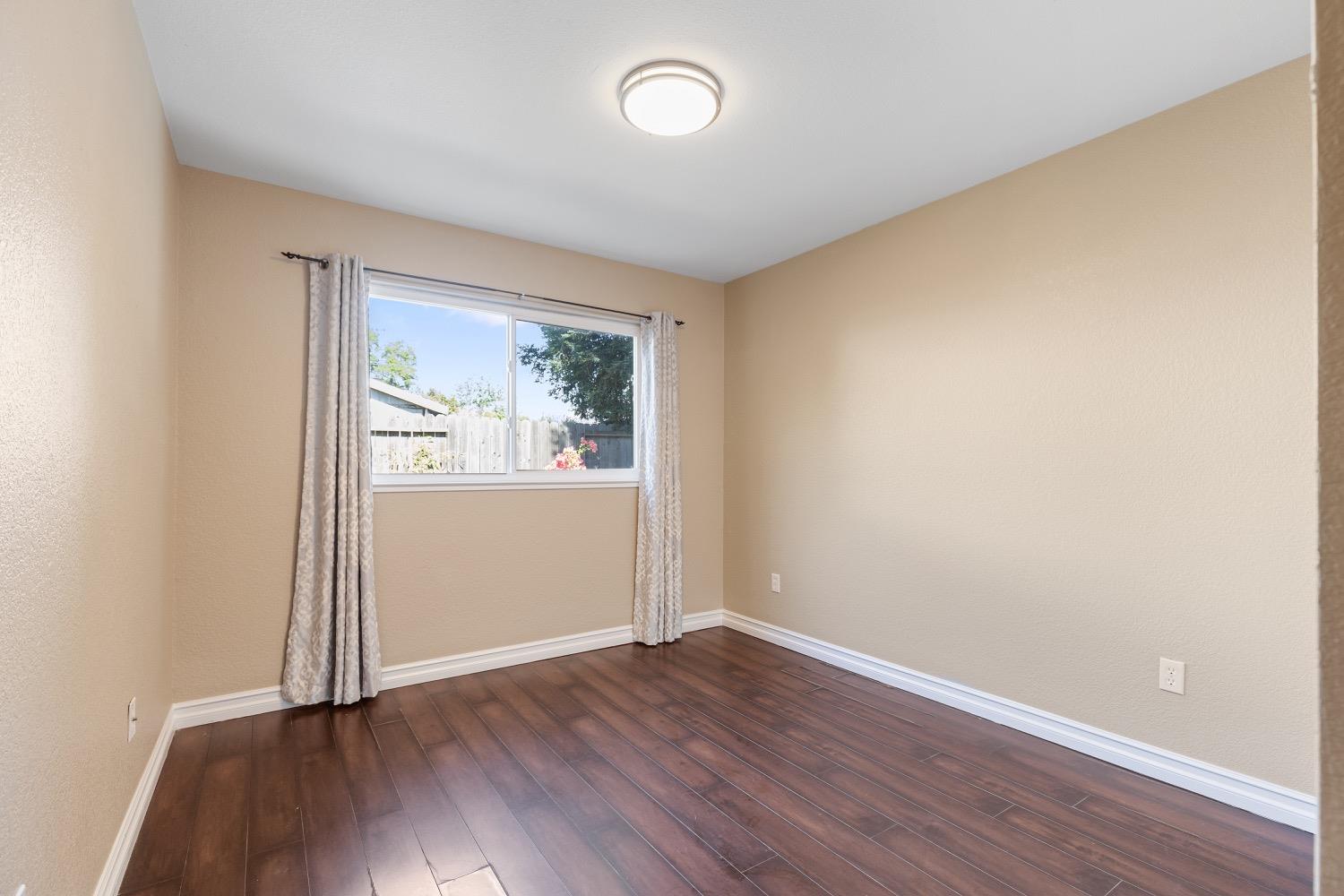 Detail Gallery Image 29 of 41 For 380 R St, Lincoln,  CA 95648 - 3 Beds | 2 Baths