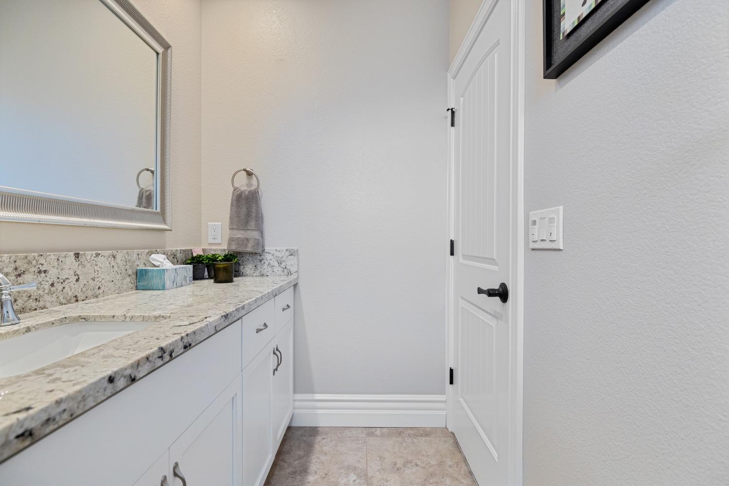 Detail Gallery Image 26 of 52 For 2102 Tienda Dr, Lodi,  CA 95242 - 2 Beds | 2 Baths