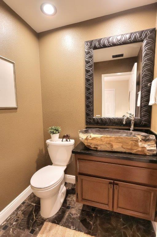 Detail Gallery Image 17 of 69 For 11468 Gold Country Blvd, Gold River,  CA 95670 - 3 Beds | 2/1 Baths