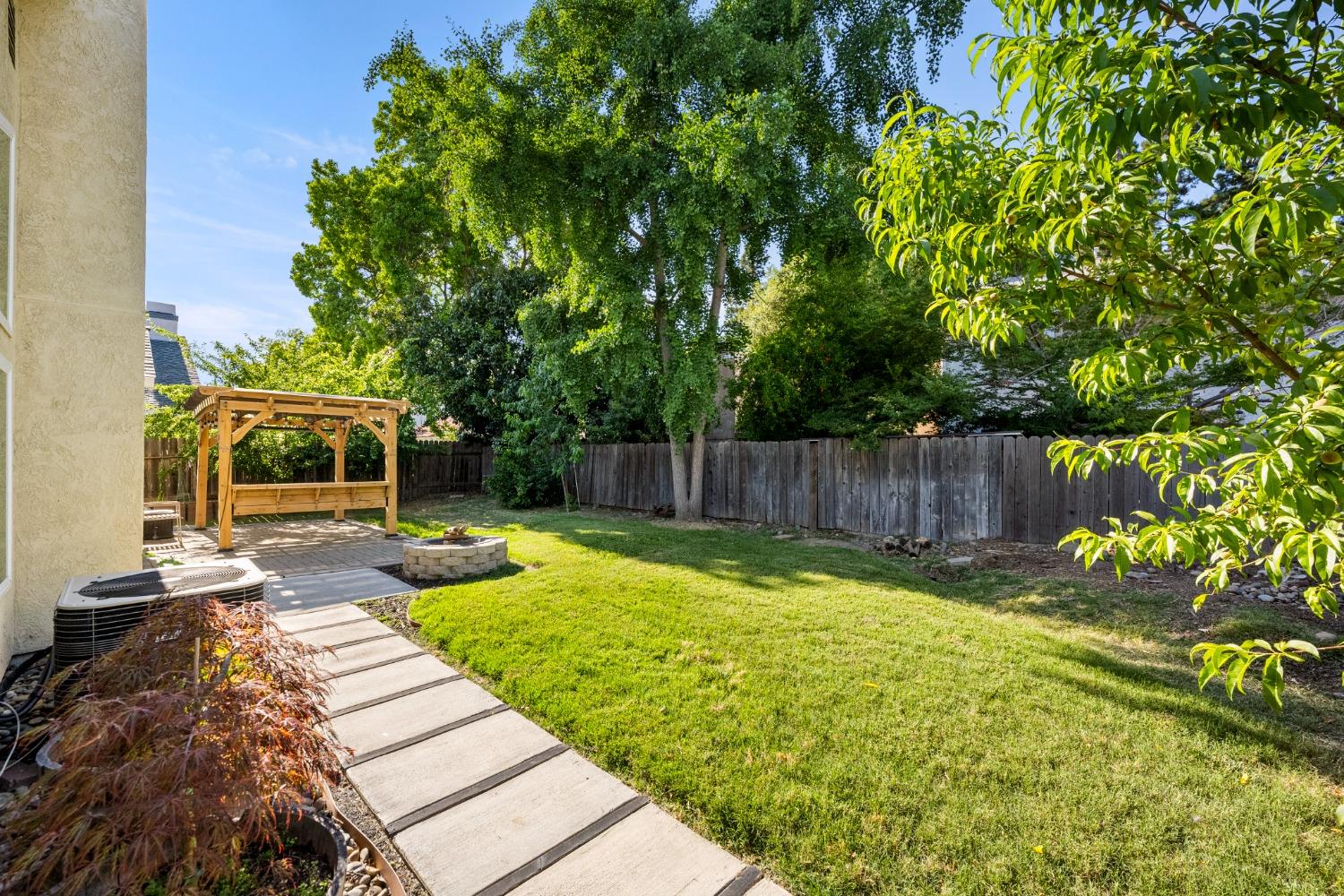 Detail Gallery Image 31 of 32 For 3128 Mill Oak Way, Sacramento,  CA 95833 - 3 Beds | 2 Baths