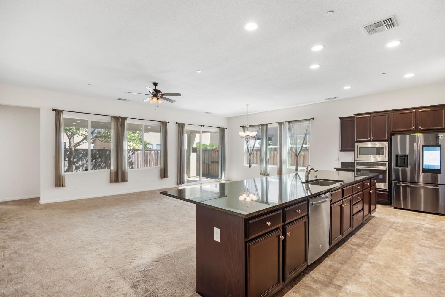 Detail Gallery Image 9 of 51 For 4386 Libyan Sea Ln, Sacramento,  CA 95834 - 2 Beds | 2 Baths