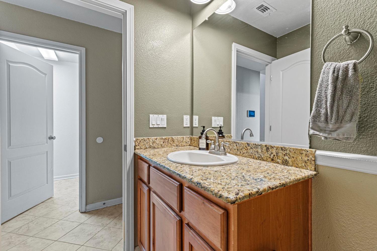 Detail Gallery Image 15 of 38 For 5562 Roaring Rapids Way, Marysville,  CA 95901 - 4 Beds | 3 Baths