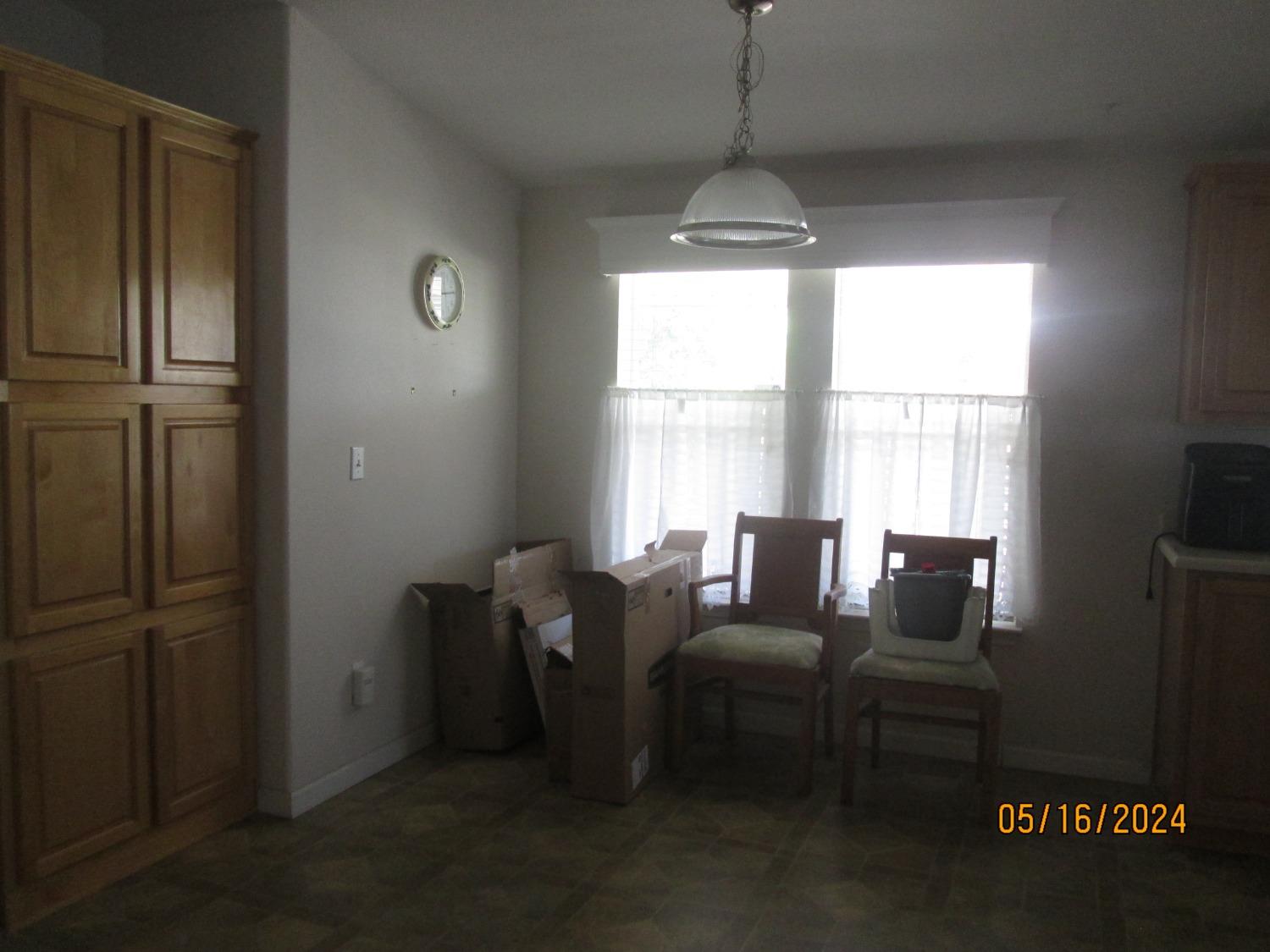 Queen Way #22, Livingston, California image 6