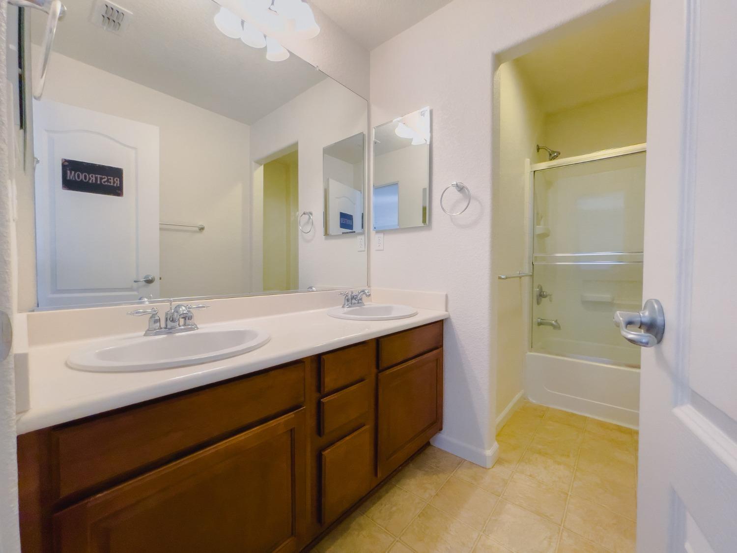 Detail Gallery Image 33 of 67 For 2057 Canon Persido Ct, Atwater,  CA 95301 - 6 Beds | 3/1 Baths